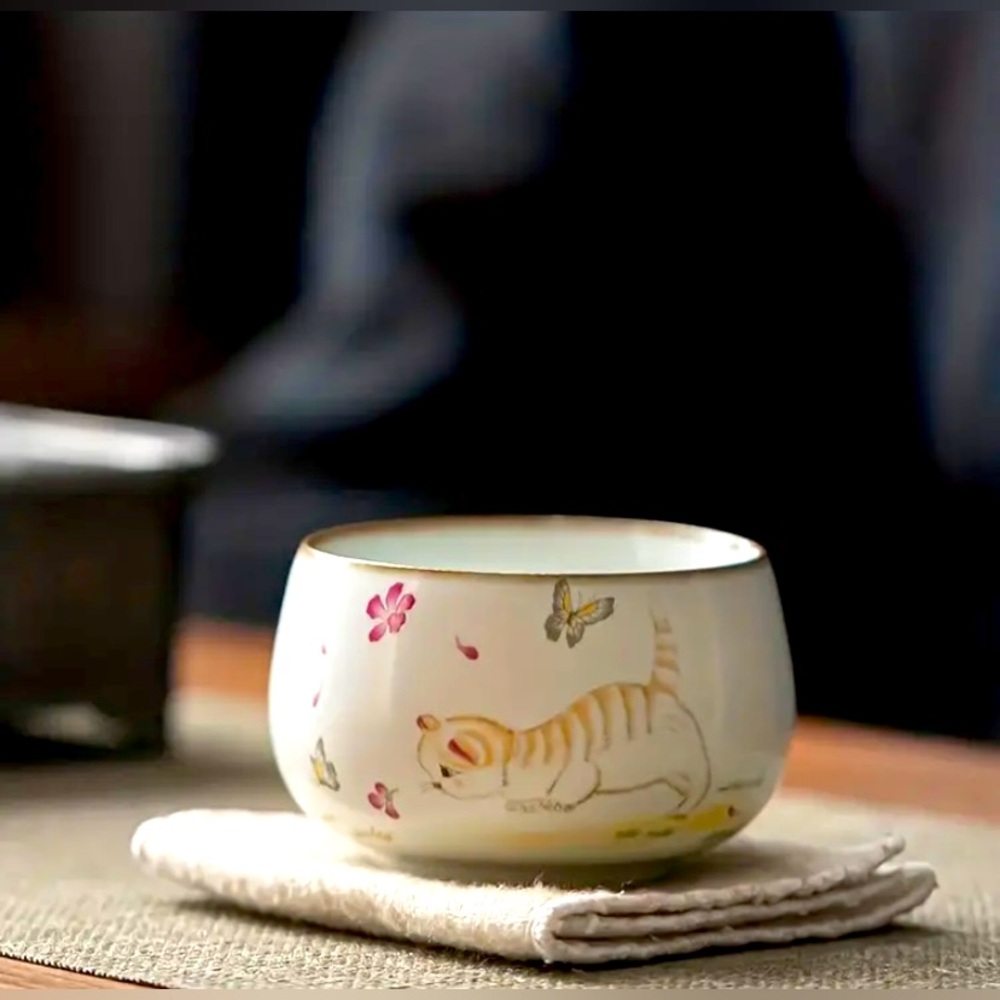 Ceramic Tea Cup With Wishful Cat And Butterfly Print NEW